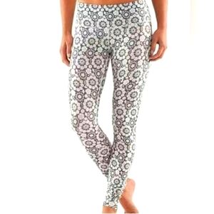 Lululemon Wunder Under Grey Twiggy Fliral Leggings Size 6